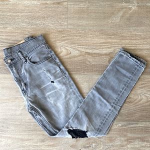 Levis Grey Denim Mid Rise Slim Leg Jeans Distressed w Black Contrast Stitching